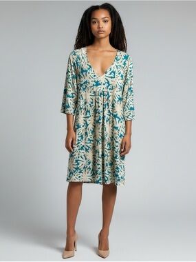 Diane Von Furstenberg Teal and Cream Abstract Silk dress size 4 silk